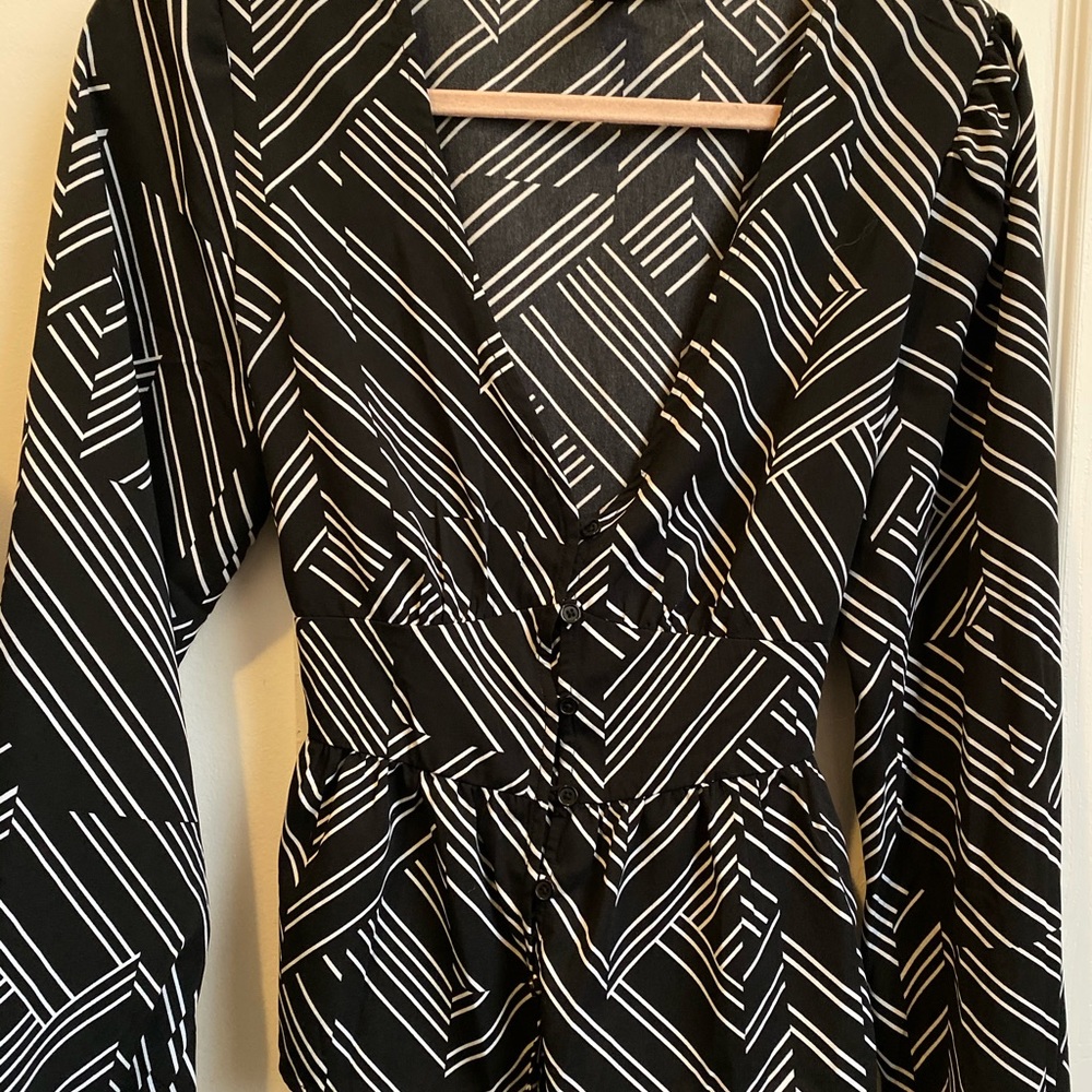 NEW Black and White patterned blouse size large